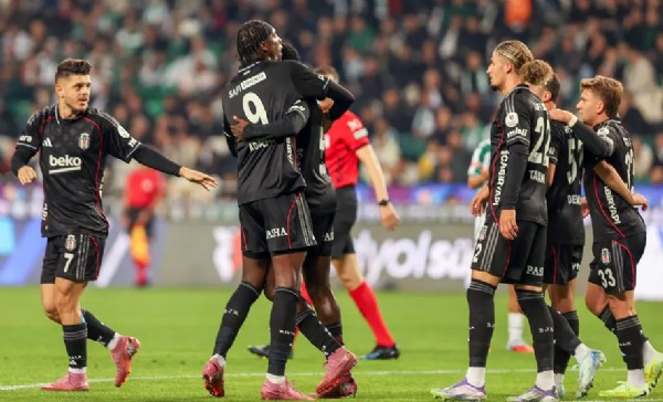 Beşiktaş erteleme maçındaki galibiyetle moral buldu